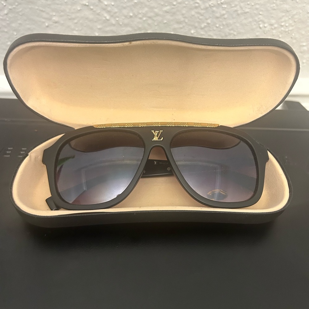 Men's LV Shades